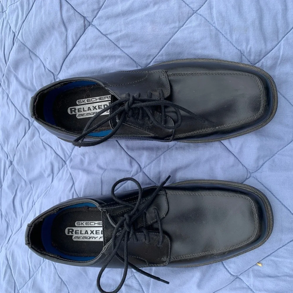 Skechers Relaxed Fit Oxford dress shoes w/ memory foam insoles in black - 8 mens